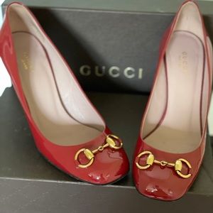 Gucci Red Patent Lather Pump Signature Hardware8.5
